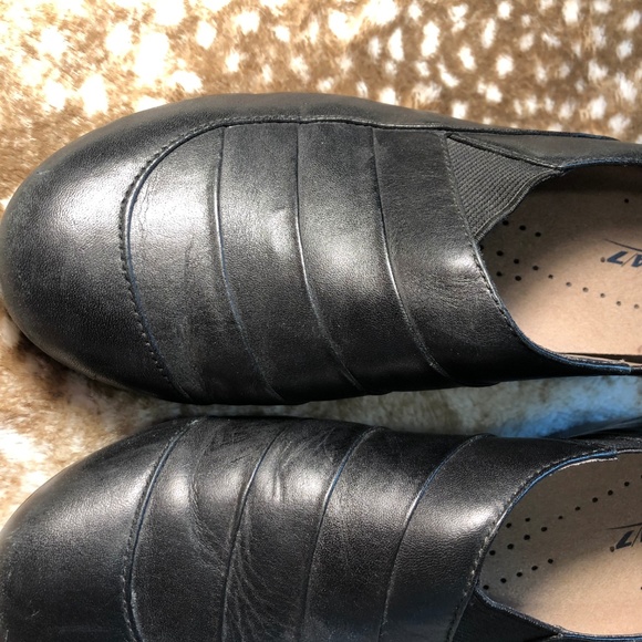 Shoes - Picture 4 of 4